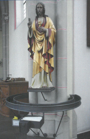 ... Herz-Jesu-Statue restauriert und Anschaffung des Kreuzständers