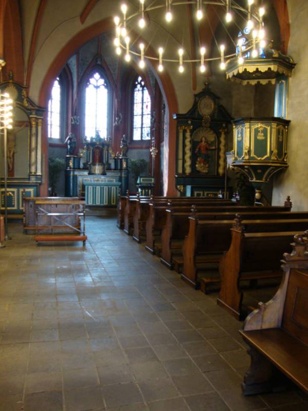 Alte Pfarrkirche ohne Bänke Alte Pfarrkirche ohne Bänke