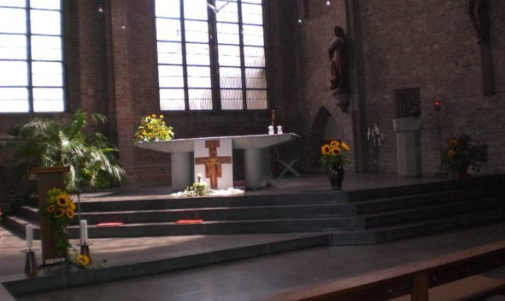 Gubbio Kirche Innenraum