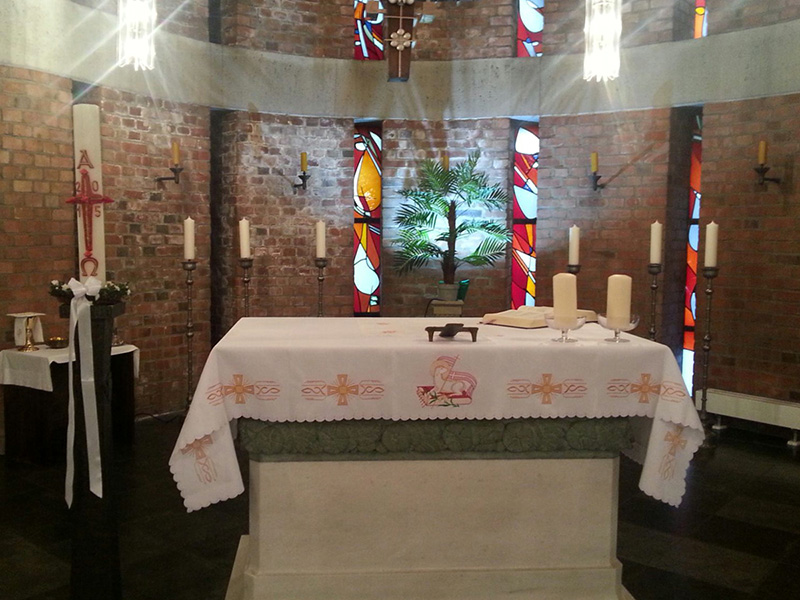 Altar in der Kapelle St. Heribert im Kinderdorf am 25.04.2016