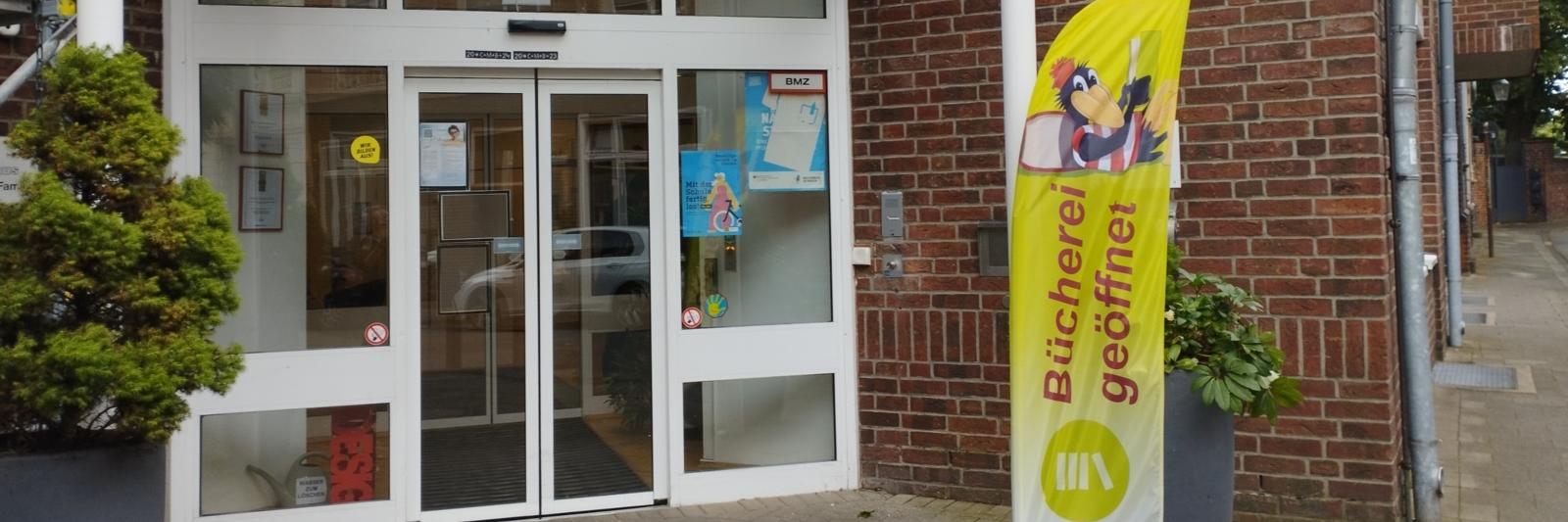 Eingang zur Bücherei
