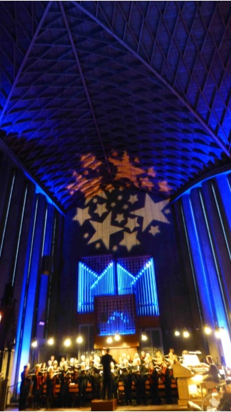 Festliches Adventskonzert des Kirchenchores Christi Verklärung mit Lichtuntermalung