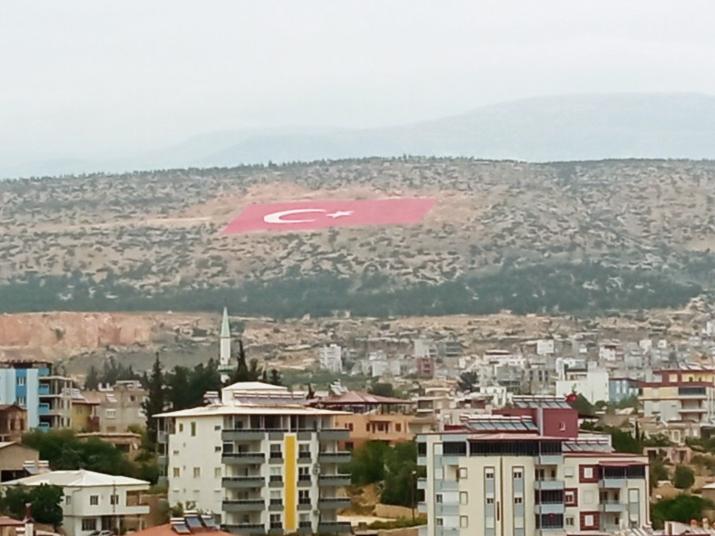 Die 2 Hektar große türkische Nationalflagge 