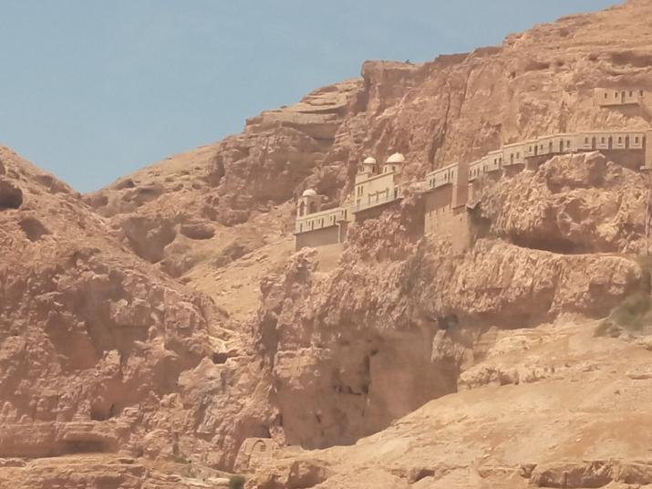 Erkennt ihr das Kloster am Berg? 
