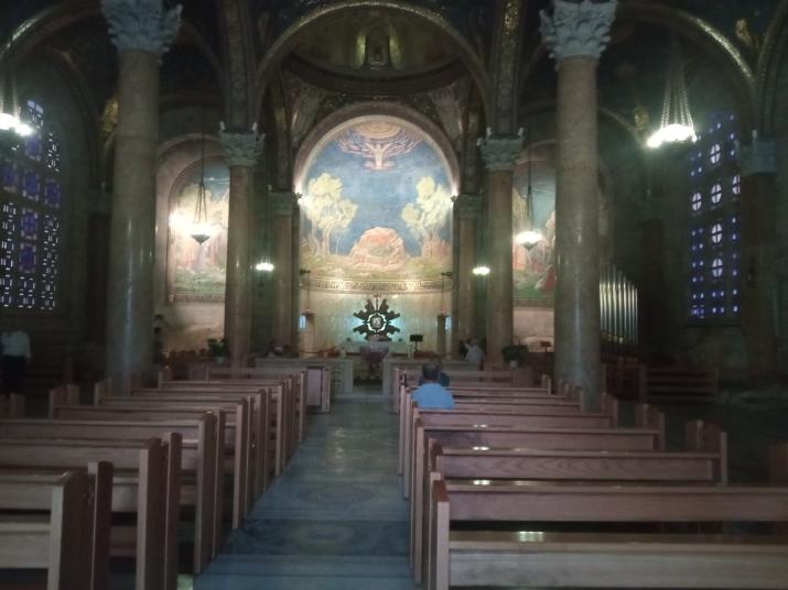 Die dunkle Kirche in Gethsemane 