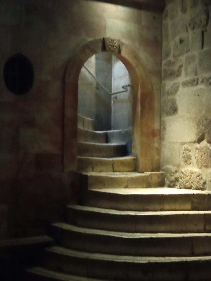 Treppenaufgang in der Grabeskirche 