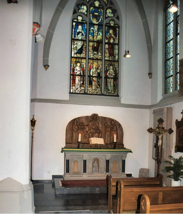 Pieta von Maria Fuß 2003 wieder auf ihrem ursprünglichen Platz