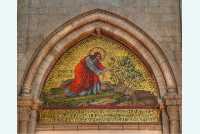 'Der gute Hirt' erinnert als letzter Rest an die Mosaikausschmückung  und ist im nördlichen Westwerk zu betrachten.