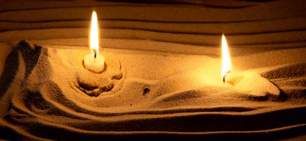 <em>Kerzen als eine Gebetsform für Bitte und Dank ©SilviaBins</em>