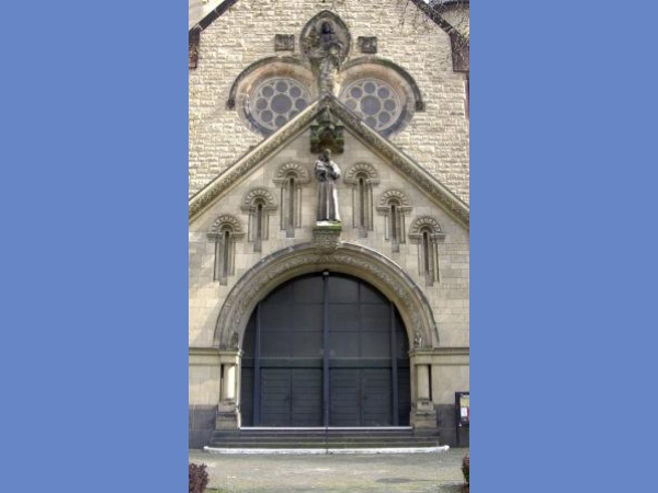 01 Kirchenportal