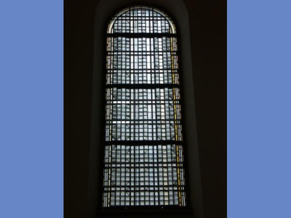 04 Kirchenfenster Hauptschiff