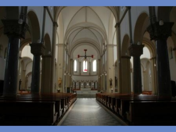 kircheninnenraum2